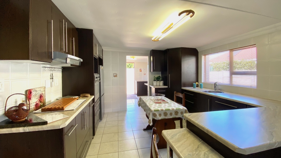 4 Bedroom Property for Sale in Port Owen Western Cape